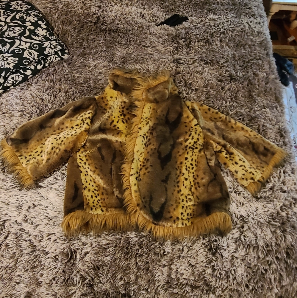 Zoe D. Faux Fur Cheetah Print 3/4 Sleeve Cropped Coat